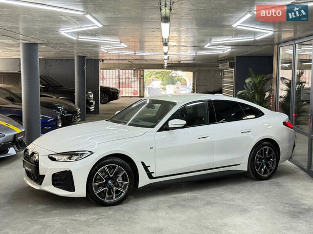 Белый БМВ i4, объемом двигателя 0 л и пробегом 11 тыс. км за 39500 $, фото 5 на Automoto.ua