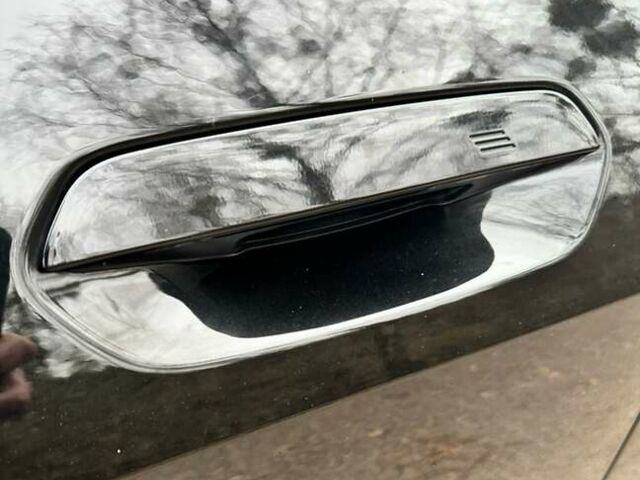 Черный БМВ i4, объемом двигателя 0 л и пробегом 92 тыс. км за 39000 $, фото 7 на Automoto.ua