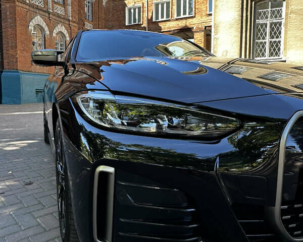Черный БМВ i4, объемом двигателя 0 л и пробегом 33 тыс. км за 52000 $, фото 7 на Automoto.ua