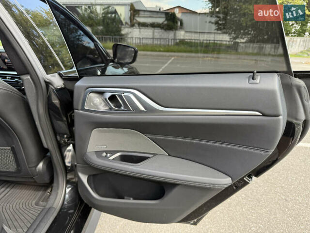Черный БМВ i4, объемом двигателя 0 л и пробегом 31 тыс. км за 39900 $, фото 42 на Automoto.ua