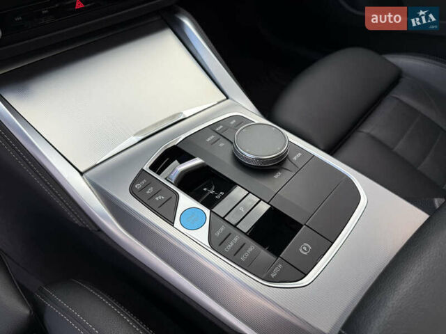 Черный БМВ i4, объемом двигателя 0 л и пробегом 31 тыс. км за 39900 $, фото 29 на Automoto.ua
