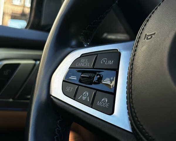 Черный БМВ i4, объемом двигателя 0 л и пробегом 33 тыс. км за 52000 $, фото 20 на Automoto.ua