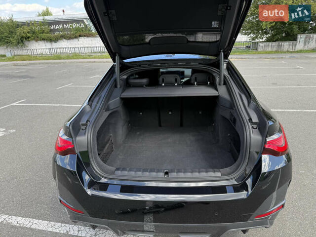 Черный БМВ i4, объемом двигателя 0 л и пробегом 31 тыс. км за 39900 $, фото 18 на Automoto.ua