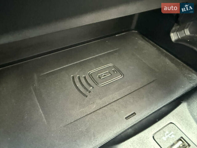 Черный БМВ i4, объемом двигателя 0 л и пробегом 31 тыс. км за 39900 $, фото 30 на Automoto.ua