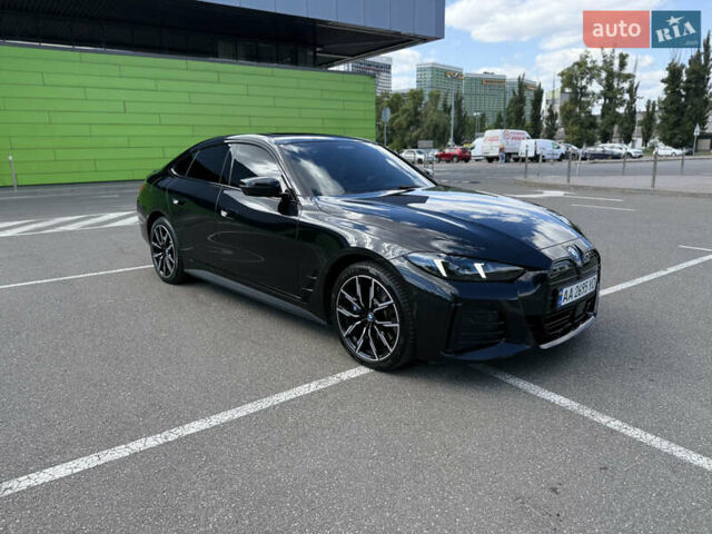 Черный БМВ i4, объемом двигателя 0 л и пробегом 31 тыс. км за 39900 $, фото 8 на Automoto.ua