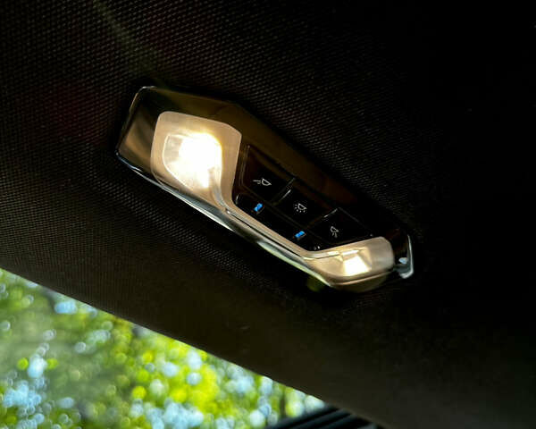 Черный БМВ i4, объемом двигателя 0 л и пробегом 33 тыс. км за 52000 $, фото 14 на Automoto.ua