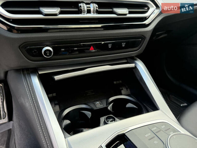 Черный БМВ i4, объемом двигателя 0 л и пробегом 31 тыс. км за 39900 $, фото 31 на Automoto.ua