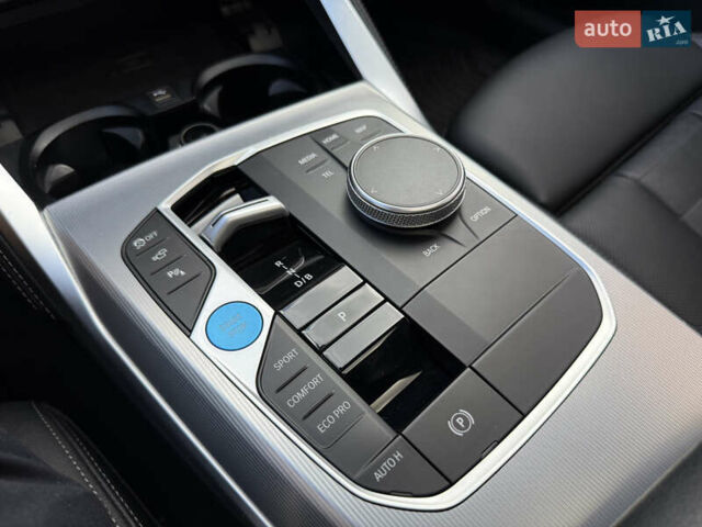 Черный БМВ i4, объемом двигателя 0 л и пробегом 31 тыс. км за 39900 $, фото 36 на Automoto.ua
