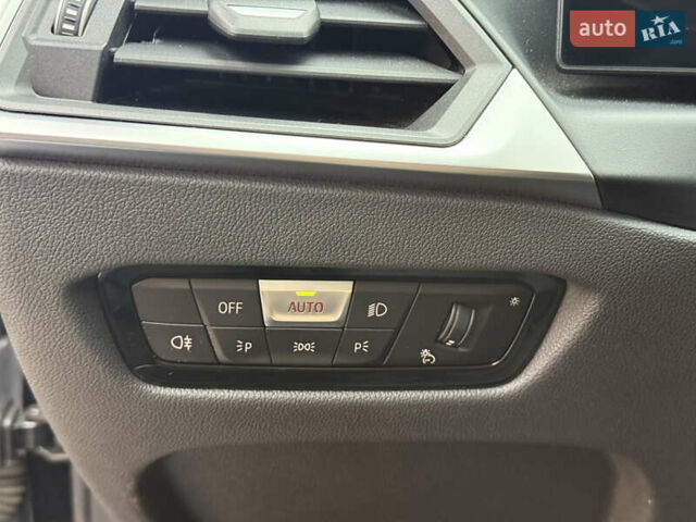 Черный БМВ i4, объемом двигателя 0 л и пробегом 65 тыс. км за 21900 $, фото 43 на Automoto.ua