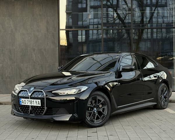 Черный БМВ i4, объемом двигателя 0 л и пробегом 17 тыс. км за 31999 $, фото 8 на Automoto.ua