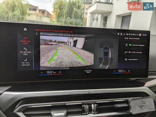 Черный БМВ i4, объемом двигателя 0 л и пробегом 45 тыс. км за 32500 $, фото 25 на Automoto.ua