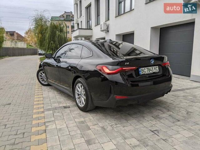 Черный БМВ i4, объемом двигателя 0 л и пробегом 45 тыс. км за 32500 $, фото 2 на Automoto.ua