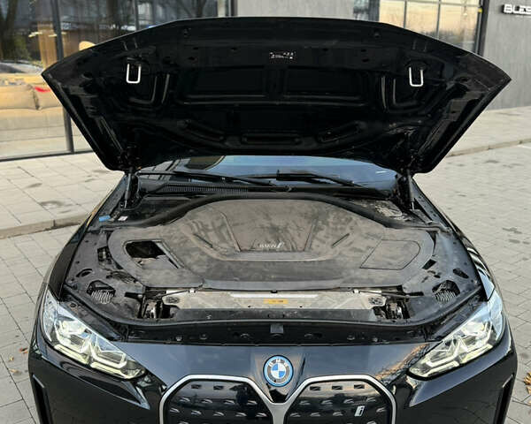 Черный БМВ i4, объемом двигателя 0 л и пробегом 17 тыс. км за 31999 $, фото 48 на Automoto.ua