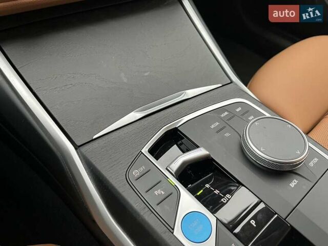 Черный БМВ i4, объемом двигателя 0 л и пробегом 31 тыс. км за 38900 $, фото 31 на Automoto.ua