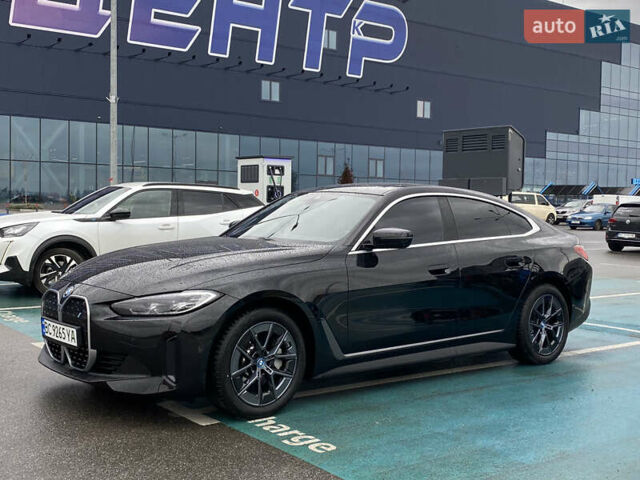 Черный БМВ i4, объемом двигателя 0 л и пробегом 7 тыс. км за 38200 $, фото 5 на Automoto.ua