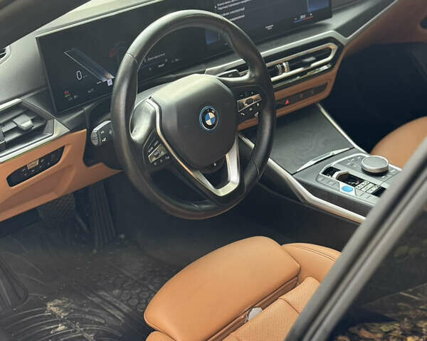 Черный БМВ i4, объемом двигателя 0 л и пробегом 30 тыс. км за 35000 $, фото 6 на Automoto.ua