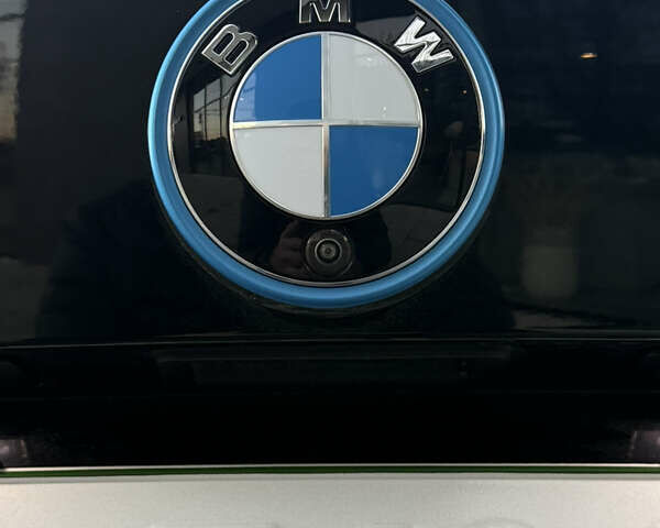 Черный БМВ i4, объемом двигателя 0 л и пробегом 17 тыс. км за 31999 $, фото 17 на Automoto.ua