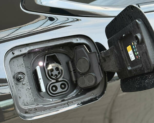 Черный БМВ i4, объемом двигателя 0 л и пробегом 17 тыс. км за 31999 $, фото 54 на Automoto.ua