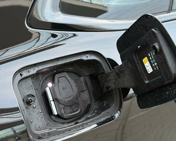 Черный БМВ i4, объемом двигателя 0 л и пробегом 17 тыс. км за 31999 $, фото 53 на Automoto.ua