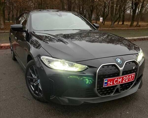Черный БМВ i4, объемом двигателя 0 л и пробегом 38 тыс. км за 31500 $, фото 3 на Automoto.ua