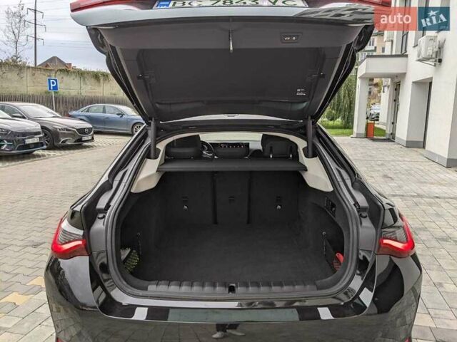 Черный БМВ i4, объемом двигателя 0 л и пробегом 45 тыс. км за 32500 $, фото 6 на Automoto.ua