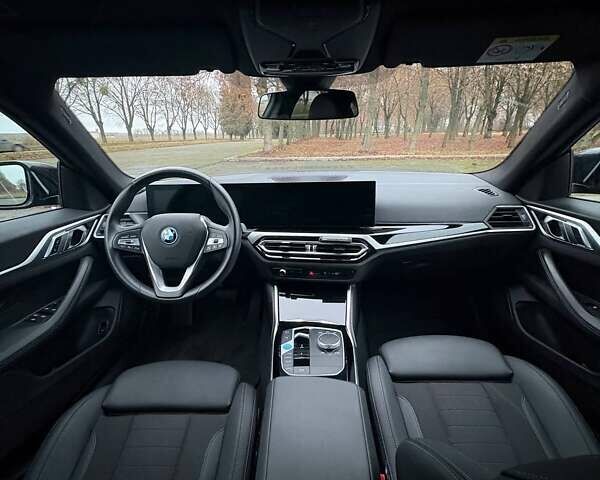 Черный БМВ i4, объемом двигателя 0 л и пробегом 38 тыс. км за 31500 $, фото 22 на Automoto.ua