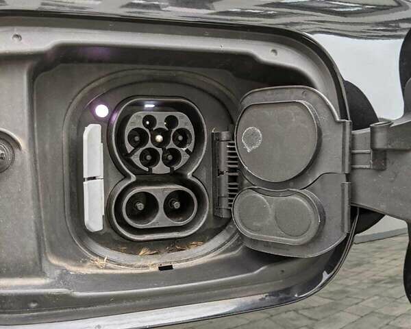 Черный БМВ i4, объемом двигателя 0 л и пробегом 45 тыс. км за 32500 $, фото 8 на Automoto.ua