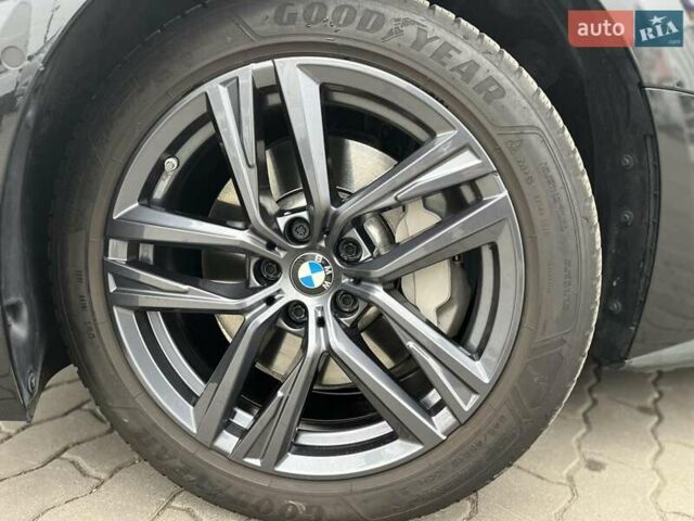 Черный БМВ i4, объемом двигателя 0 л и пробегом 31 тыс. км за 38900 $, фото 25 на Automoto.ua