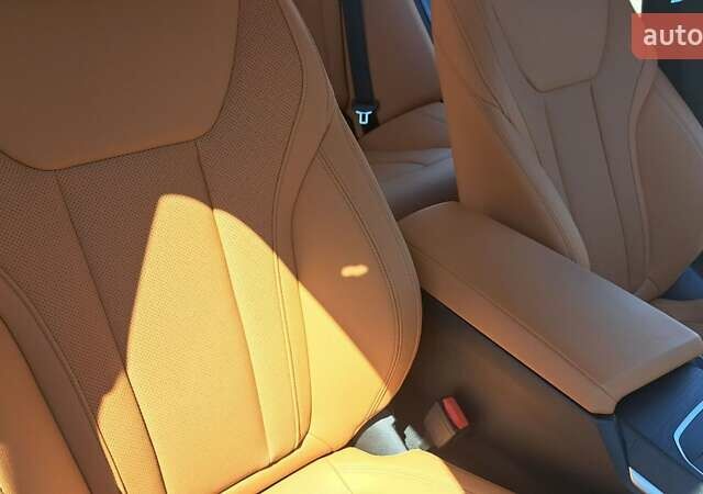 Черный БМВ i4, объемом двигателя 0 л и пробегом 31 тыс. км за 38900 $, фото 14 на Automoto.ua