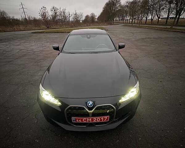 Черный БМВ i4, объемом двигателя 0 л и пробегом 38 тыс. км за 31500 $, фото 1 на Automoto.ua