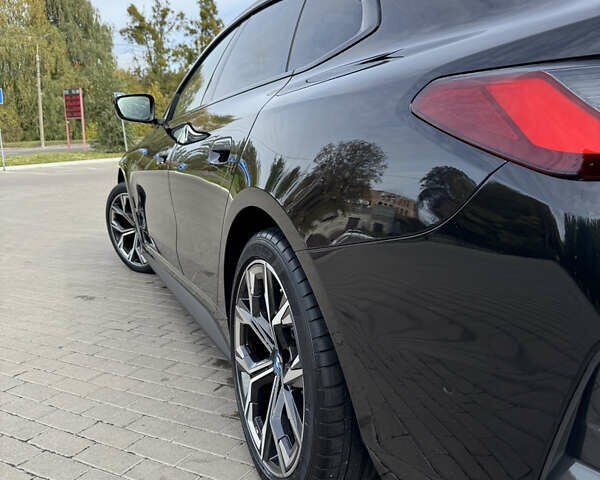 Черный БМВ i4, объемом двигателя 0 л и пробегом 45 тыс. км за 42500 $, фото 15 на Automoto.ua