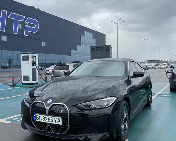 Черный БМВ i4, объемом двигателя 0 л и пробегом 7 тыс. км за 38200 $, фото 6 на Automoto.ua