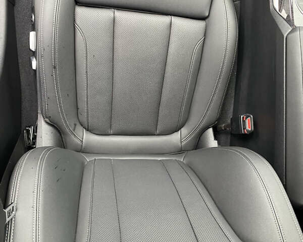 Черный БМВ i4, объемом двигателя 0 л и пробегом 7 тыс. км за 38200 $, фото 31 на Automoto.ua