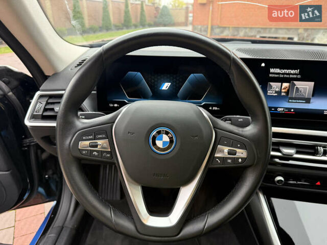 Черный БМВ i4, объемом двигателя 0 л и пробегом 65 тыс. км за 21900 $, фото 40 на Automoto.ua