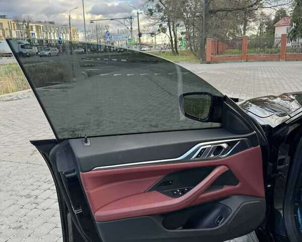 Черный БМВ i4, объемом двигателя 0 л и пробегом 40 тыс. км за 44800 $, фото 29 на Automoto.ua