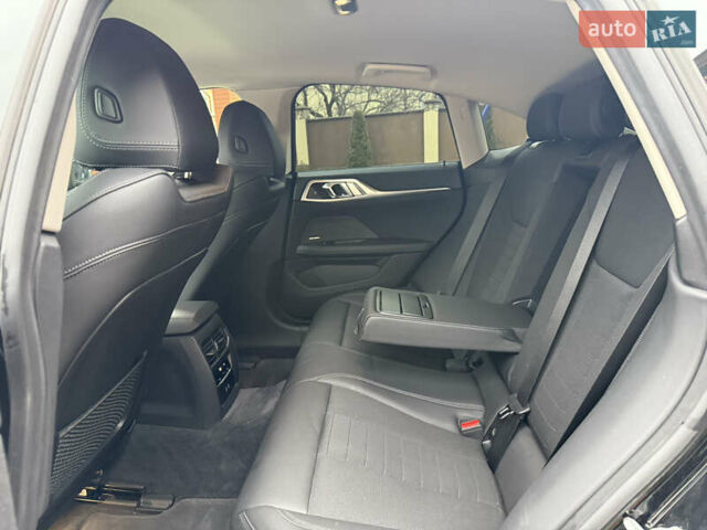 Черный БМВ i4, объемом двигателя 0 л и пробегом 65 тыс. км за 21900 $, фото 73 на Automoto.ua