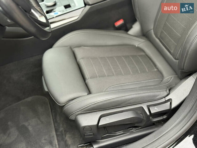 Черный БМВ i4, объемом двигателя 0 л и пробегом 65 тыс. км за 21900 $, фото 37 на Automoto.ua