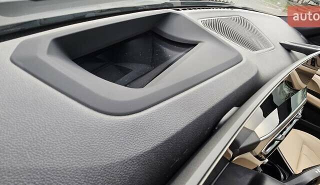 Черный БМВ i4, объемом двигателя 0 л и пробегом 33 тыс. км за 40000 $, фото 13 на Automoto.ua