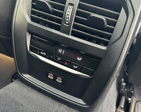 Черный БМВ i4, объемом двигателя 0 л и пробегом 45 тыс. км за 42500 $, фото 29 на Automoto.ua