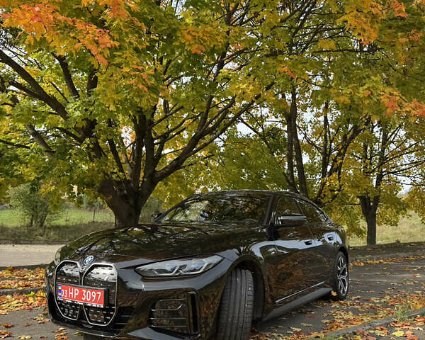 Черный БМВ i4, объемом двигателя 0 л и пробегом 45 тыс. км за 42500 $, фото 2 на Automoto.ua