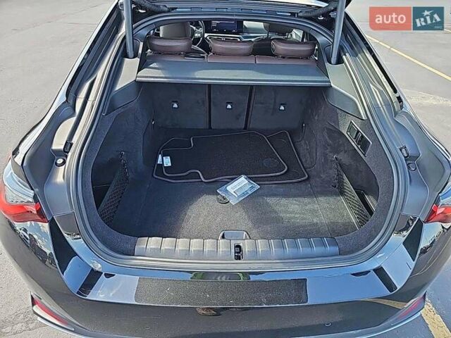 Черный БМВ i4, объемом двигателя 0 л и пробегом 40 тыс. км за 28000 $, фото 4 на Automoto.ua
