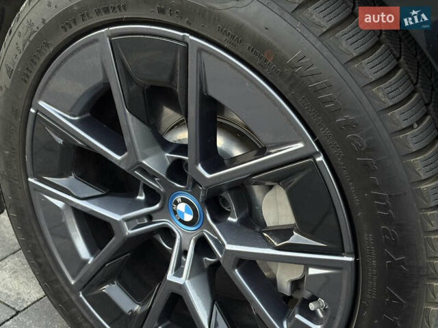 Черный БМВ i4, объемом двигателя 0 л и пробегом 17 тыс. км за 31000 $, фото 9 на Automoto.ua