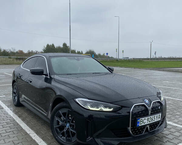 Черный БМВ i4, объемом двигателя 0 л и пробегом 7 тыс. км за 38200 $, фото 10 на Automoto.ua
