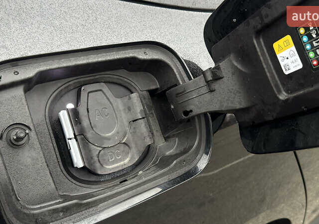 Черный БМВ i4, объемом двигателя 0 л и пробегом 15 тыс. км за 55000 $, фото 25 на Automoto.ua