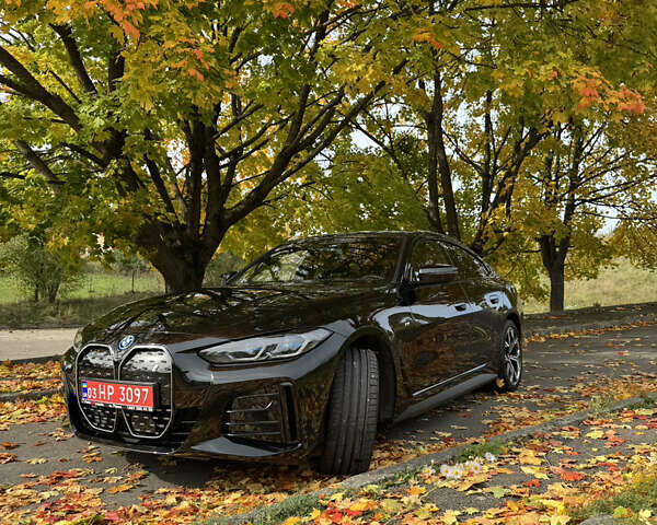 Черный БМВ i4, объемом двигателя 0 л и пробегом 45 тыс. км за 42500 $, фото 4 на Automoto.ua