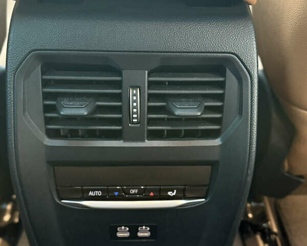 Черный БМВ i4, объемом двигателя 0 л и пробегом 17 тыс. км за 31999 $, фото 30 на Automoto.ua