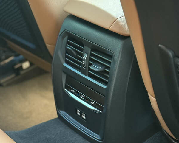 Черный БМВ i4, объемом двигателя 0 л и пробегом 17 тыс. км за 31999 $, фото 29 на Automoto.ua