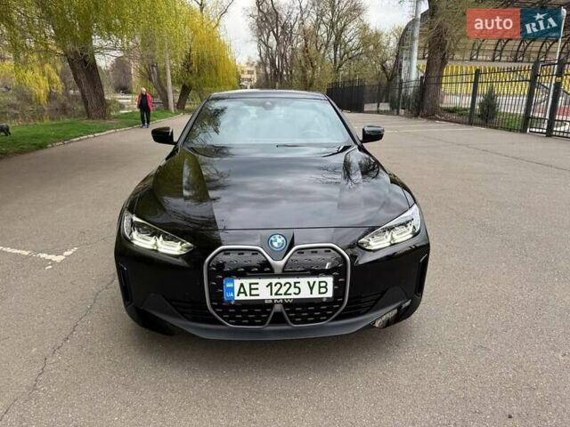Черный БМВ i4, объемом двигателя 0 л и пробегом 1 тыс. км за 37500 $, фото 15 на Automoto.ua
