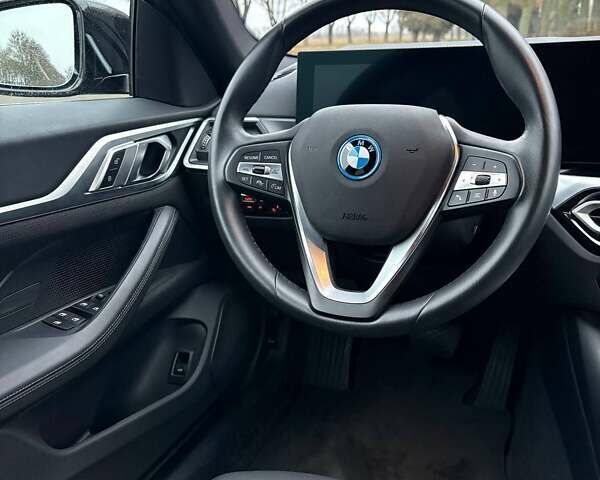 Черный БМВ i4, объемом двигателя 0 л и пробегом 38 тыс. км за 31500 $, фото 20 на Automoto.ua