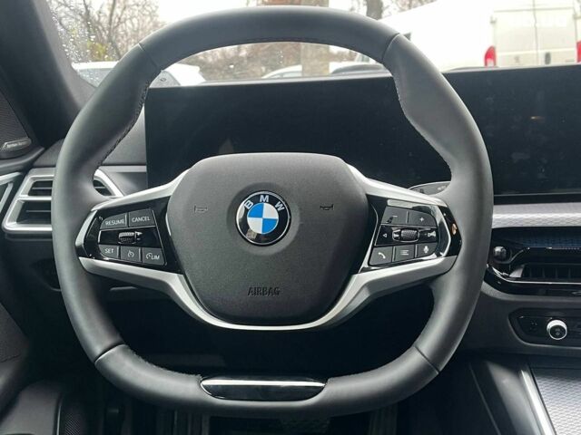 Черный БМВ i4, объемом двигателя 0 л и пробегом 6 тыс. км за 37990 $, фото 9 на Automoto.ua